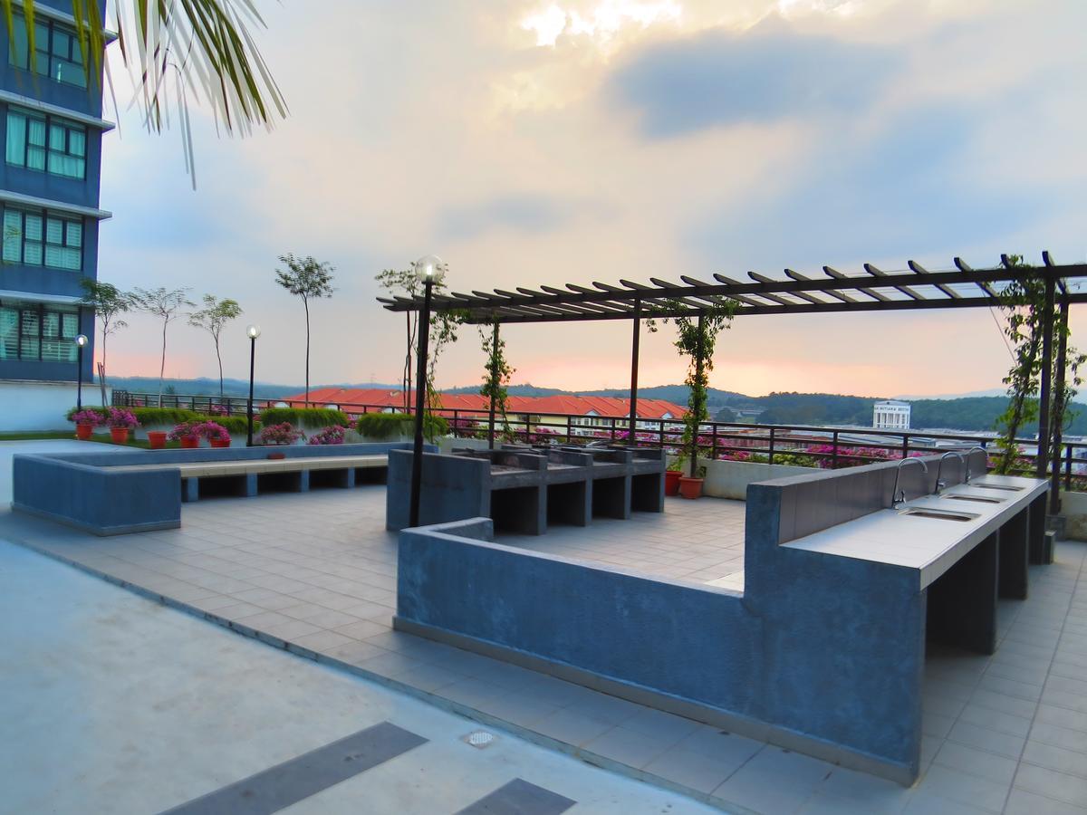 The Garden By J&G Vacation Homes Skudai Extérieur photo