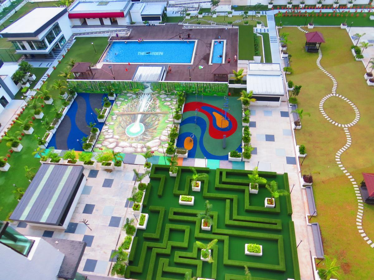 The Garden By J&G Vacation Homes Skudai Extérieur photo